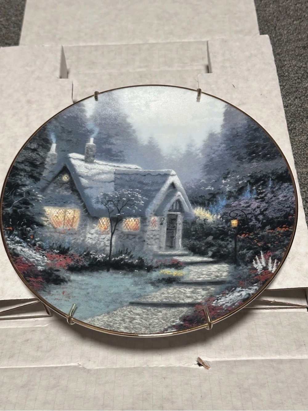 1991 Knowles Cedar Nook Cottage by Thomas Kinkade 8.5" Collector's Plate